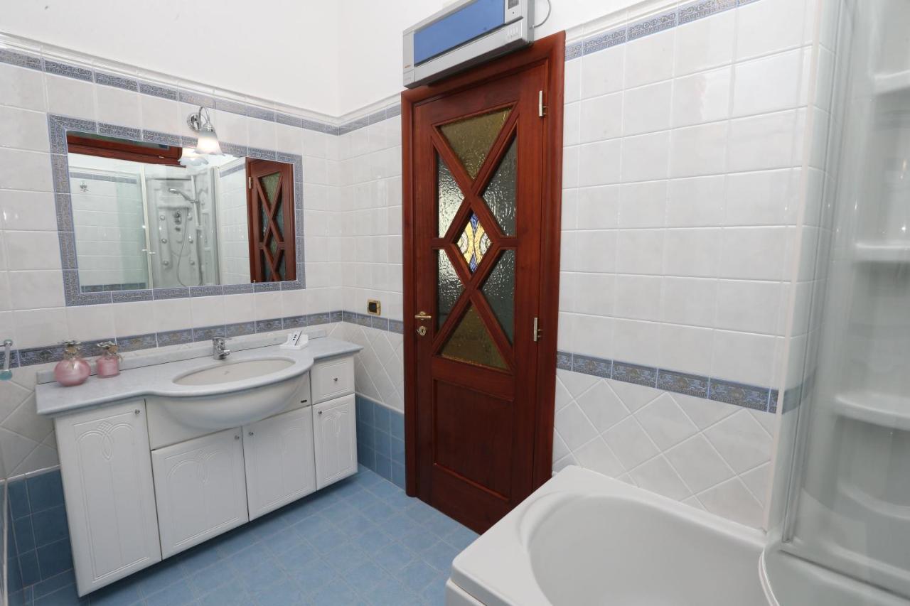 New! Casa Anna Sets In The Heart Of Amalfi Apartman Kültér fotó