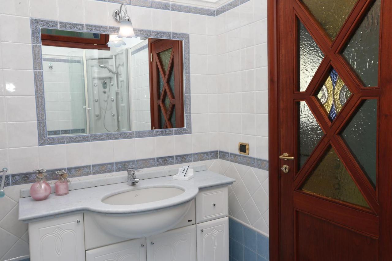 New! Casa Anna Sets In The Heart Of Amalfi Apartman Kültér fotó